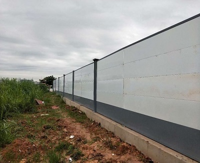 建筑施工圍擋的使用以及相對應(yīng)的安裝原則